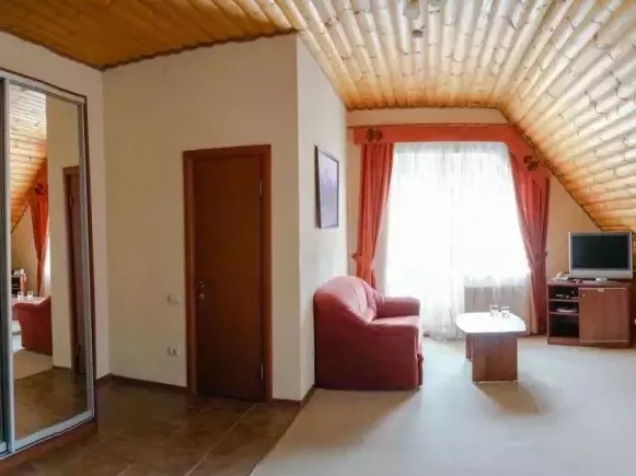 «Мансардный Люкс». Отель «Националь». Домбай-гостиницы