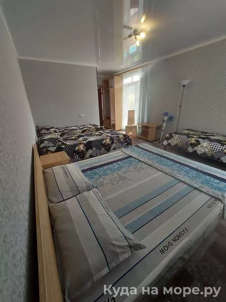 Пятиместный номер с балконом. Гостевой дом "Нур". Ольгинка