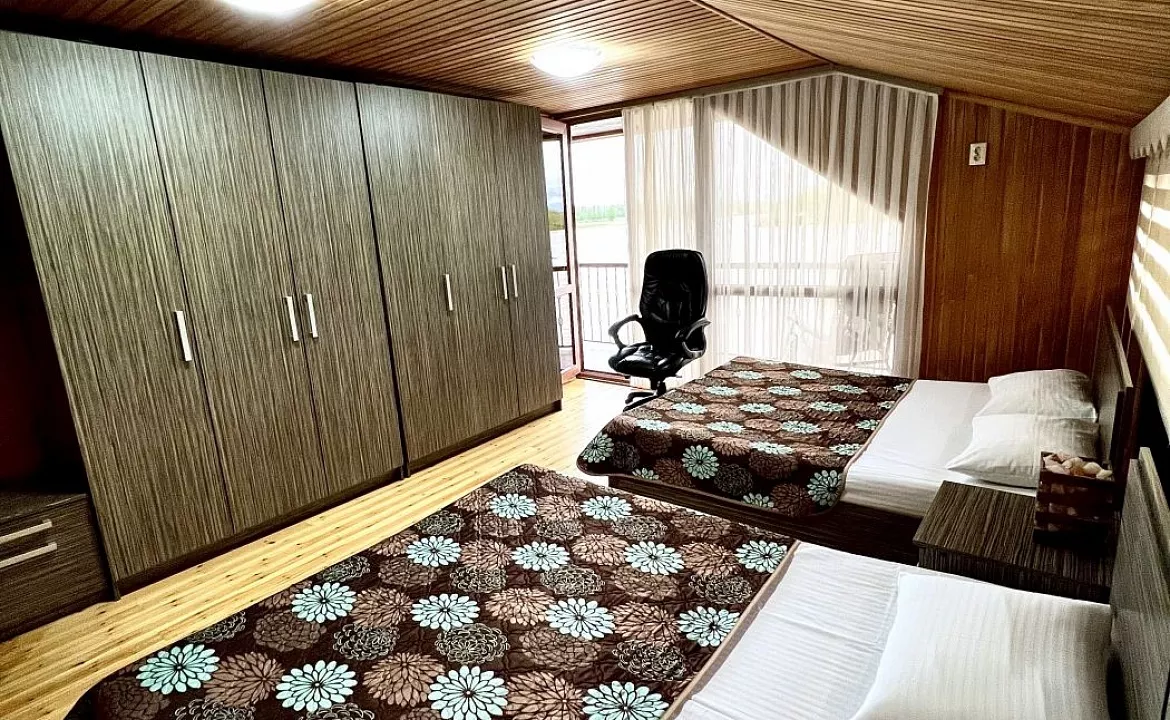 Двух этажный коттедж возле озера. База отдыха "Скурча". Сухум