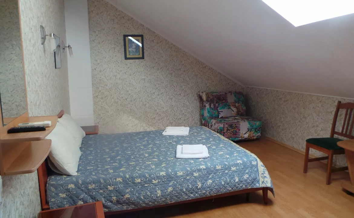 2-местный мансард 3 этаж. Отель «Гавань». Ейск