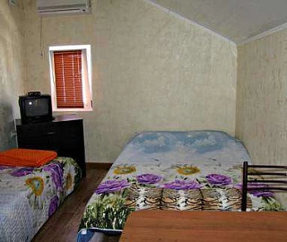 Четырехместный номер. Гостевой дом "Елена" - Джубга. 
