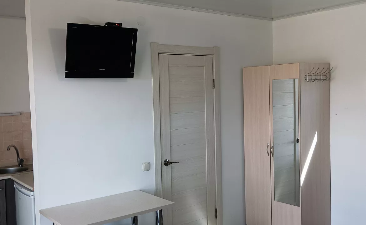 Улучшенный четырёхместный с кухней4. Гостевой дом Тихий дворик - Орджоникидзе. Орджоникидзе