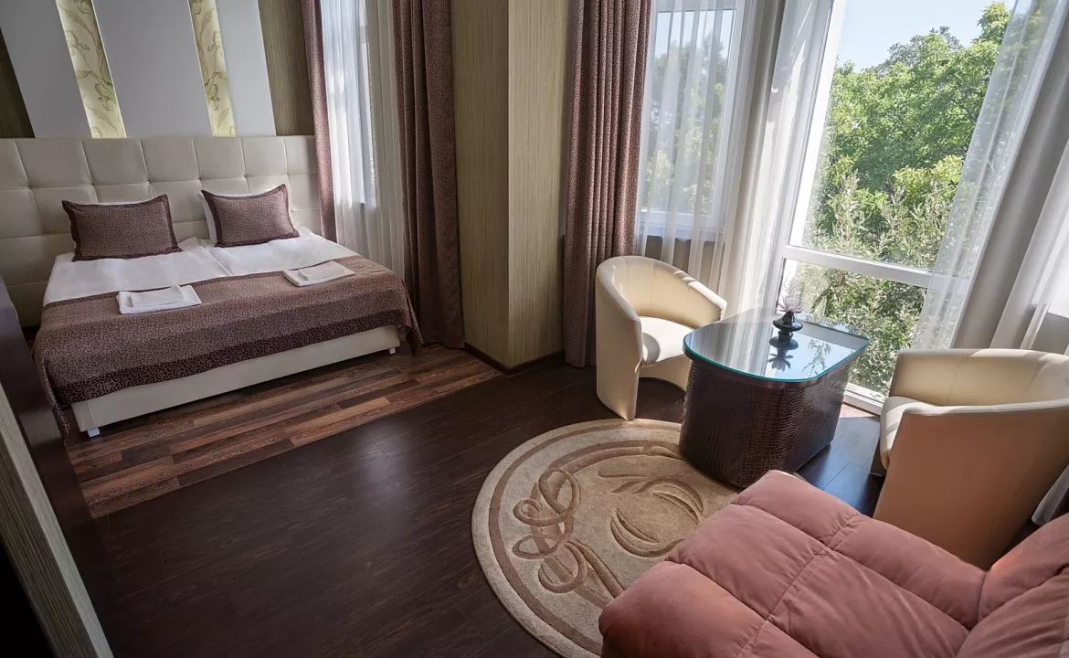 3-х местный стандарт. Отель "Гранд Флер". Форос