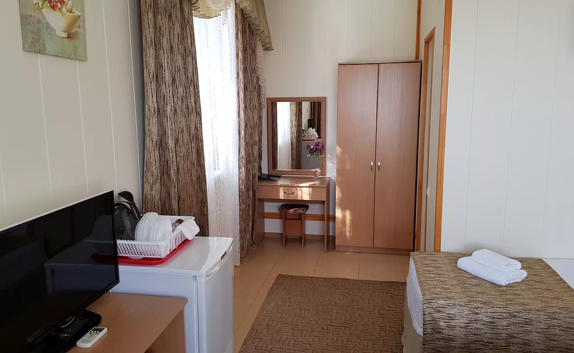 Люкс с отдельным балконом 3хместный. Отель АСТОН. Нижнее Джемете