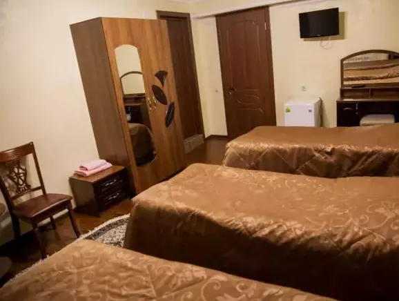 3-местный Стандарт (Малый корпус). Гостиница «Кристалл». Домбай-гостиницы 3-местный Стандарт (Малый корпус). Гостиница «Кристалл». Домбай-гостиницы