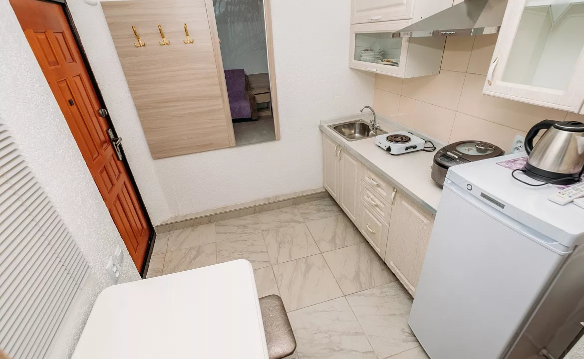 Трехместный номер с кухней. Частный сектор Комнаты в центре Анапы. Анапа Трехместный номер с кухней. Частный сектор Комнаты в центре Анапы. Анапа