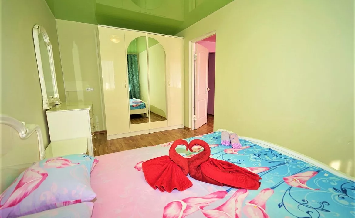 3-х комнатный номер люкс с кухней 6-7 чел . Гостевой дом "Лазурит". Лазаревское