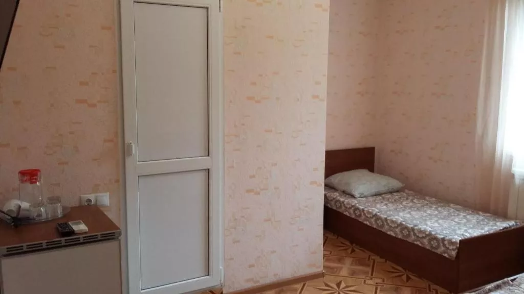 3-х местный номер Стандарт. Гостевой дом "Лидия" - Адлер. Адлер 3-х местный номер Стандарт. Гостевой дом "Лидия" - Адлер. Адлер