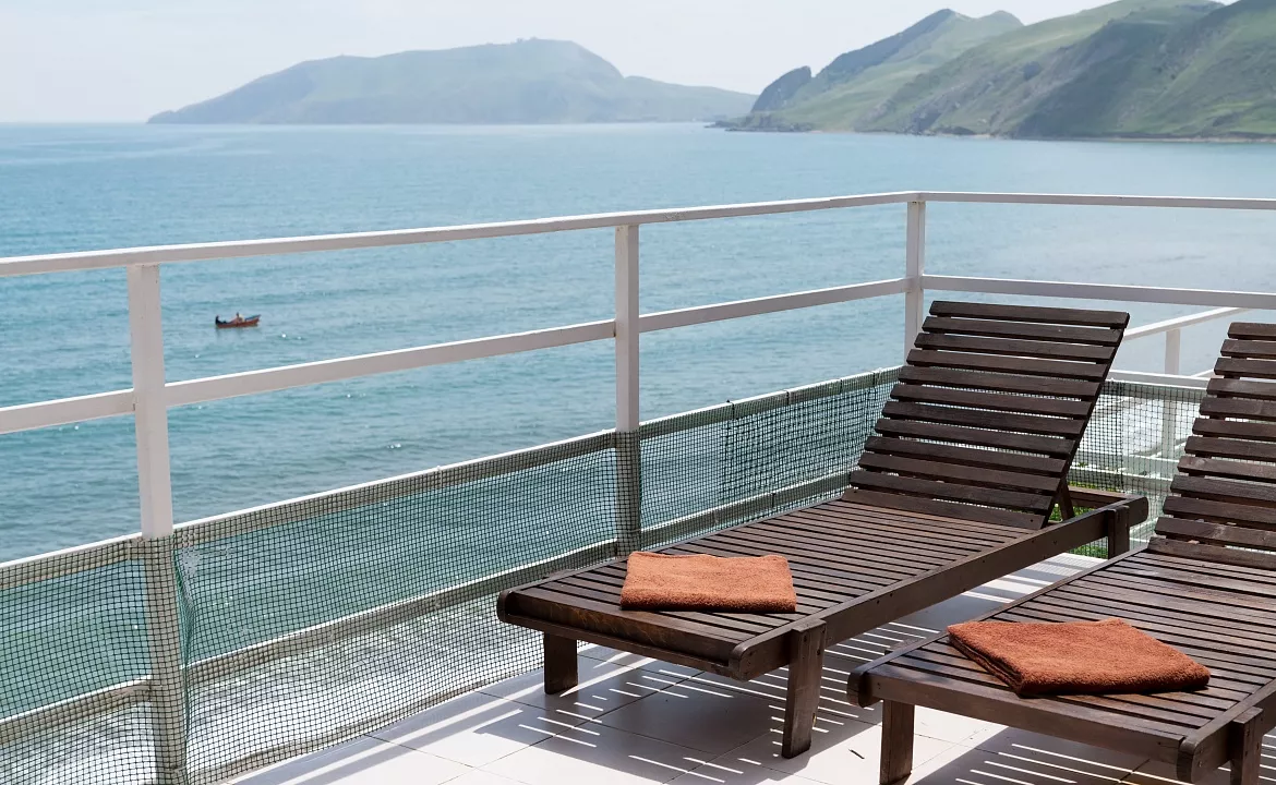 Апартаменты двухкомнатные (вид на море). Эллинги "KATRIN". Орджоникидзе