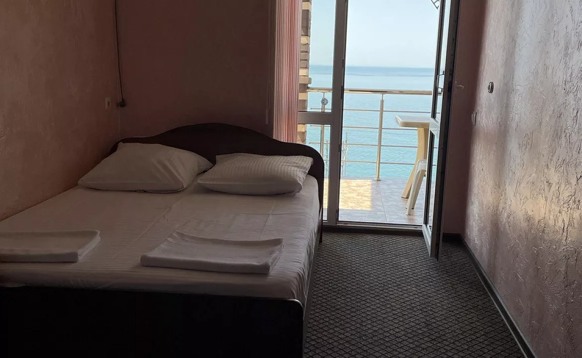 Семейный номер. Гостевой дом «Волна». Лазаревское Семейный номер. Гостевой дом «Волна». Лазаревское