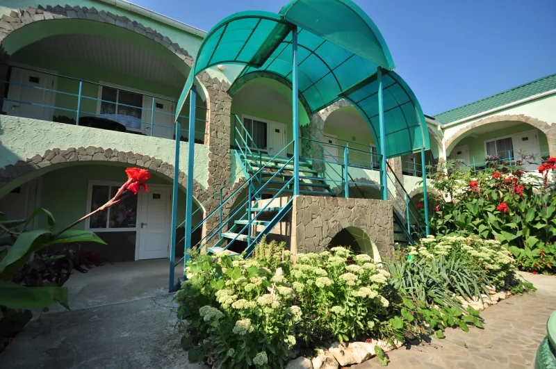 . Гостевой дом Наири. Береговое