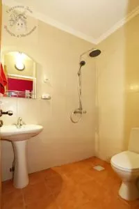 Двухместный номер на 1 этаже. Гостевой дом "Фонарь и Мельница". Береговое