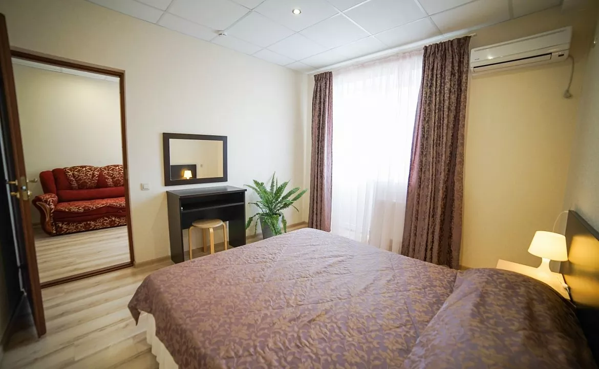 Семейный 2-комнатный. Отель Робинзон. Анапа