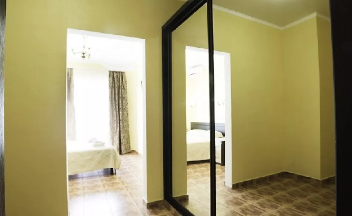 Люкс 4-х местный двухкомнатный. Гостевой комплекс "Екатерина". Витязево