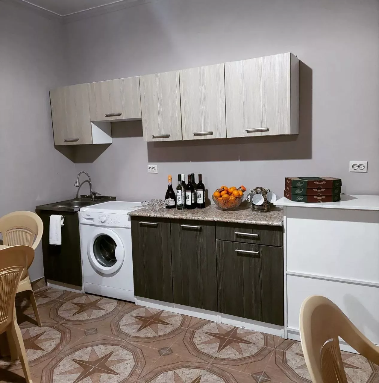 . Гостевой дом "Амза" . Новый Афон