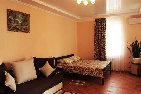 Комната Люкс до 4-х спальных мест . Частный сектор "Новый дом от Кристина". Евпатория