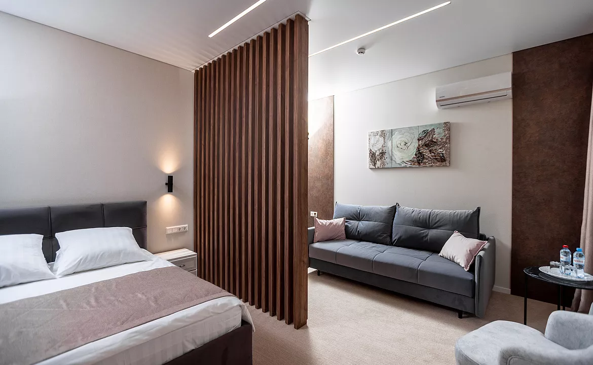 Номер «Джуниор сюит». Пансионат "Радуга". Геленджик