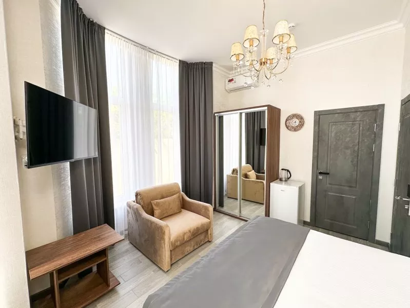 Трехместный номер. Отель Офелия. Адлер