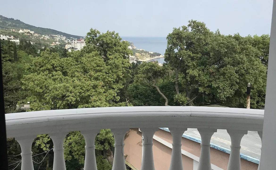 Полулюкс 4х местный. Вилла "Ренессанс". Кореиз