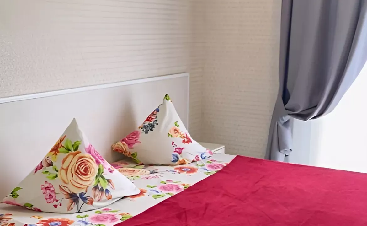 Апартаменты студия на 3-х человек с французским балконом. Гостевой дом "МЕЛИС". Дивноморское