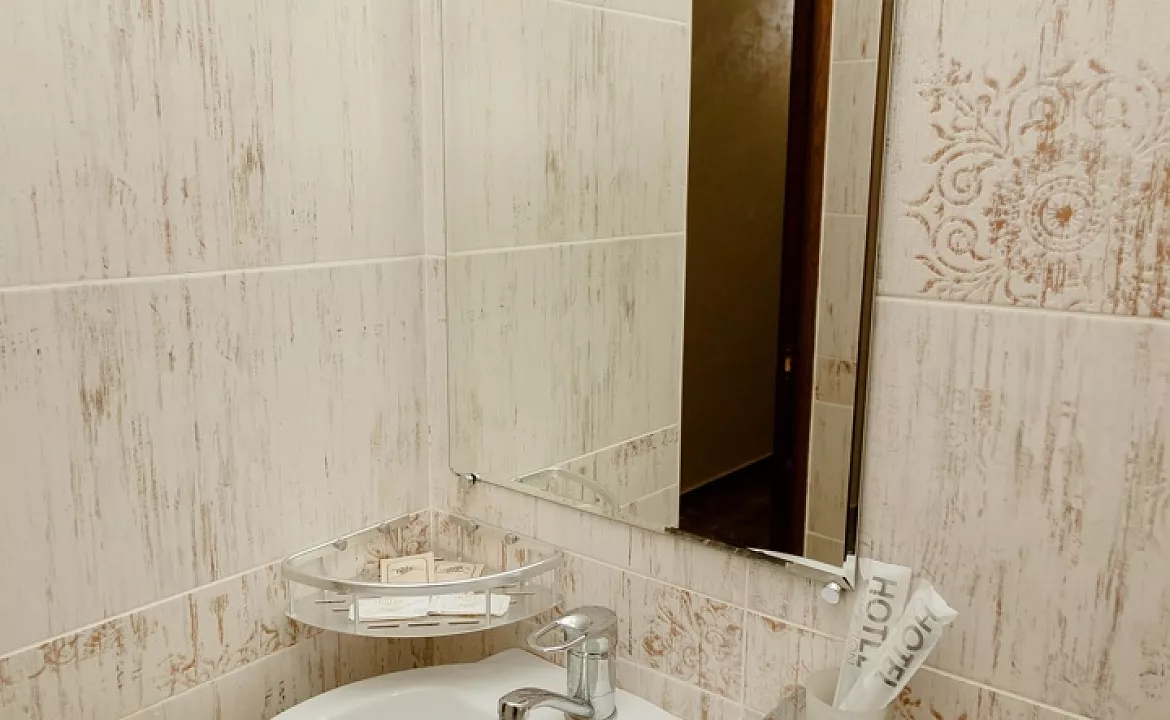 Люкс двухкомнатный с балконом. Гостевой дом Ника Премиум. Геленджик