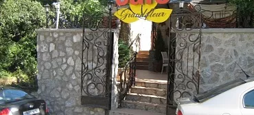 Отель "Гранд Флер"