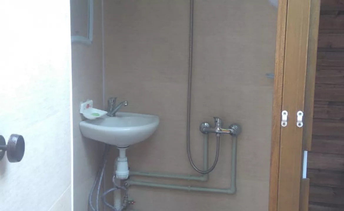 2-х местный номер с индивидуальным санузлом на этаже. Гостевой дом "Эко отдых в срубе". Лазаревское 2-х местный номер с индивидуальным санузлом на этаже. Гостевой дом "Эко отдых в срубе". Лазаревское