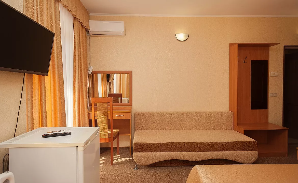 Двухместный  deluxe с диваном . Гостевой дом Дом у Моря ЛАКИ. Геленджик Двухместный  deluxe с диваном . Гостевой дом Дом у Моря ЛАКИ. Геленджик