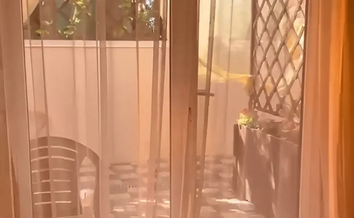   Апартаменты на 4-х человек с собственным двориком. Гостевой дом "МЕЛИС". Дивноморское