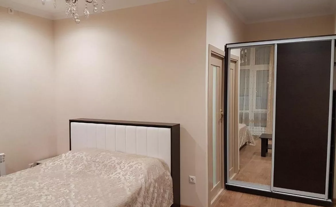 Трехместный номер с собственной ванной комнатой. Отель На Поляне. Красная Поляна