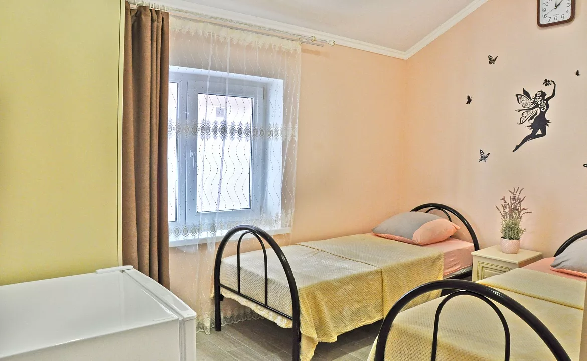 2х комнатный 5-ти местный стандартный номер. Гостевой дом Надежда - Витязево. Витязево