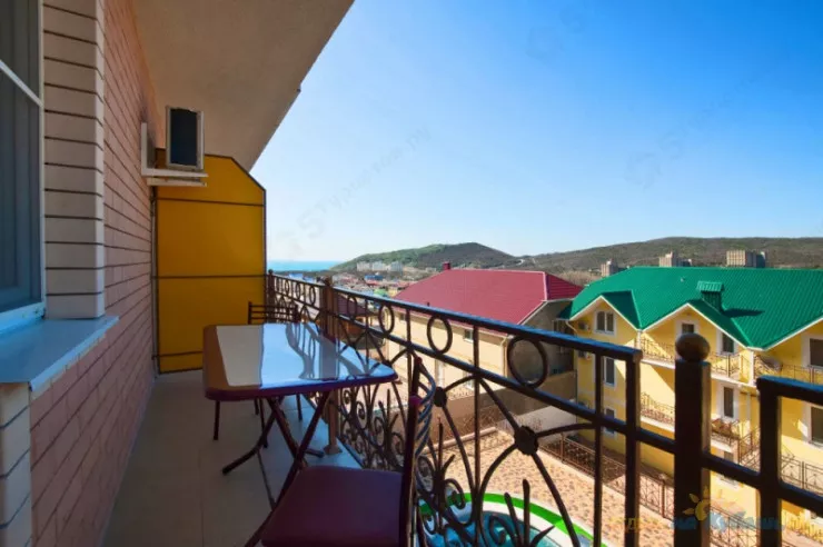 . Гостевой дом "Лев" . Сукко