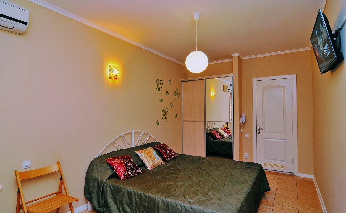 2-местный номер. Отель "У верблюжьих горбов". Коктебель