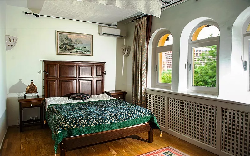 Дом Солнца. Виллы "Мераба". Гурзуф