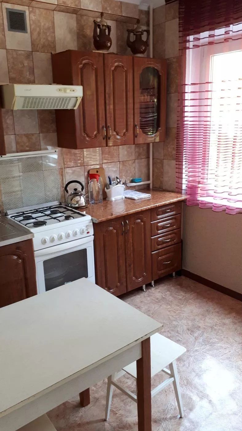 . Квартира в многоквартирном доме Двухкомнатная квартира Победы 170. Квартиры в Лазаревском