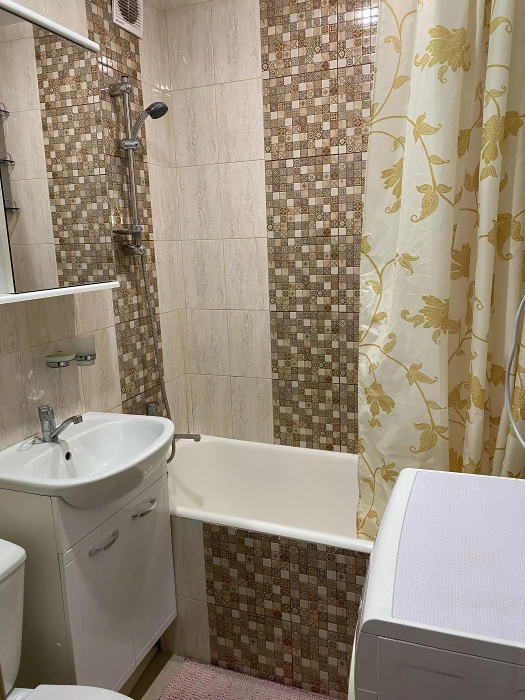 . Квартира в многоквартирном доме Квартира у моря - Лазаревское. Квартиры в Лазаревском