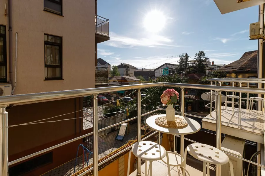 Номер комфорт с балконом для 3 гостей. Гостевой дом Ева. Адлер