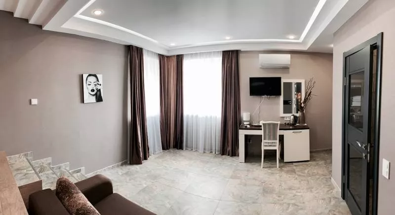 Стандарт-мезонин. Гостиница "Парк Авеню". Кореиз