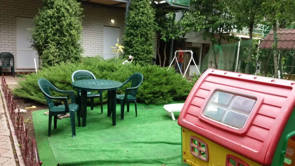 . Гостиница Александровский сад у моря . Ейск