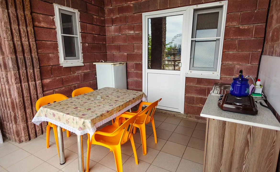 Трехкомнатный номер со своей кухней (2 этаж). Частный гостевой дом Лика. Архипо-Осиповка