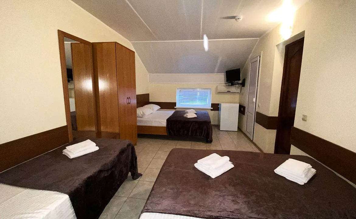 5 местный стандарт. Гостиница Ласточкино гнездо. Кабардинка 5 местный стандарт. Гостиница Ласточкино гнездо. Кабардинка