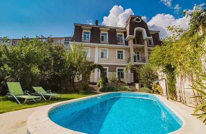 Апартаменты. Отель "Каштановый особняк". Ялта