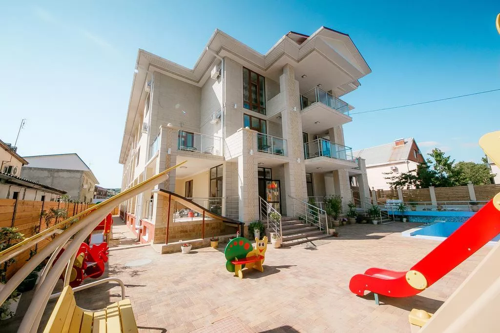 . Гостиница "Гранат". Дивноморское