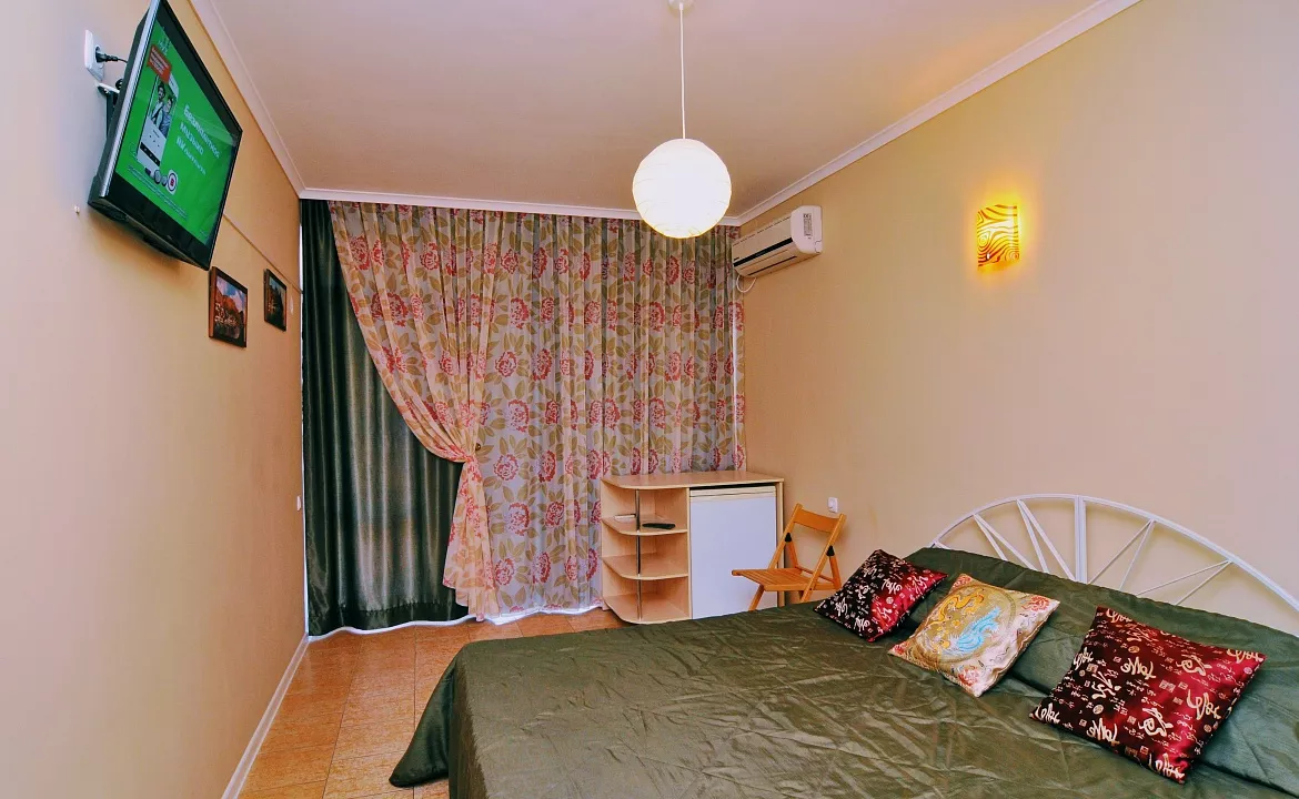 2-местный номер. Отель "У верблюжьих горбов". Коктебель