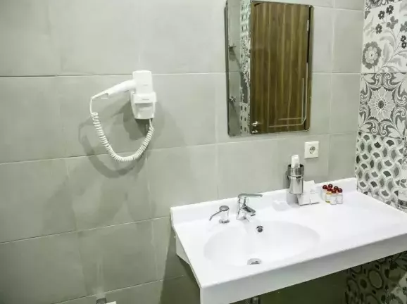 Стандарт 4-х местный. Гостиница «Andersen Hotel». Домбай-гостиницы