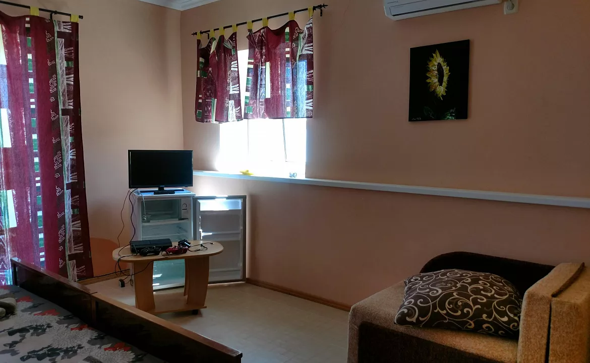 3-х местный «Стандарт». Гостевой дом «Ларимар». Береговое