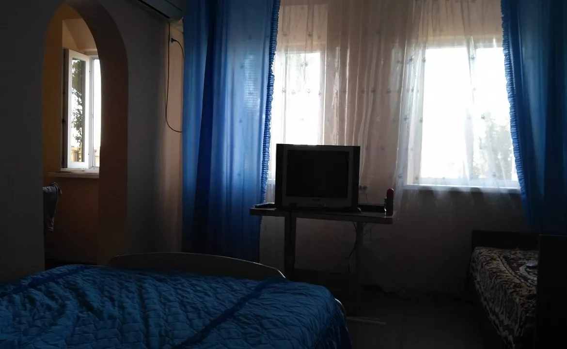 Домик у моря 3х-местный. Гостевой дом Домик у моря Пролетарская 152. Должанская