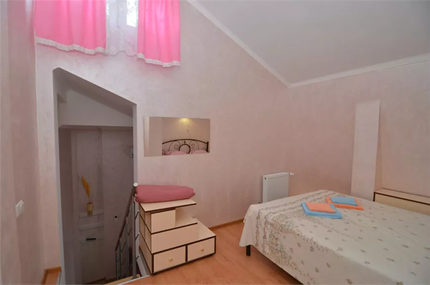 2-комнатный повышенной комфортности. Гостевой дом «Отель Людмила». Алушта 2-комнатный повышенной комфортности. Гостевой дом «Отель Людмила». Алушта