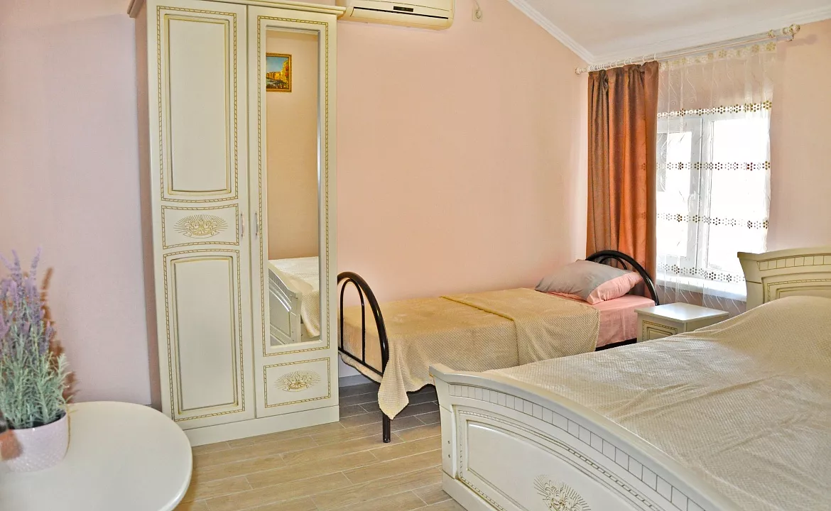 2х комнатный 5-ти местный стандартный номер. Гостевой дом Надежда - Витязево. Витязево