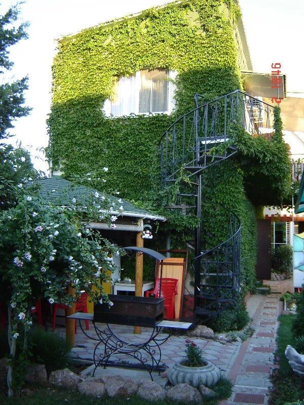 . Гостевой дом "Паутинка". Севастополь